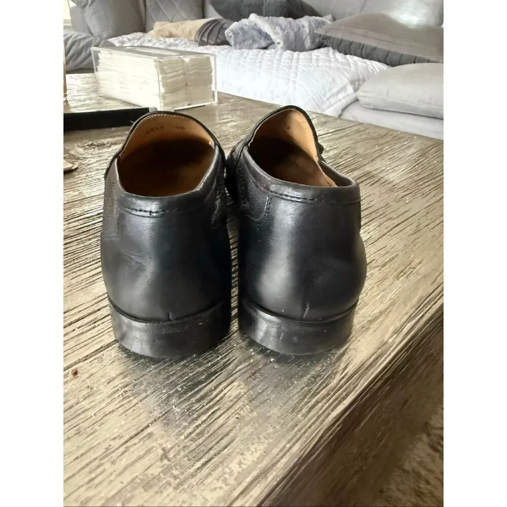 Mezlan gently used